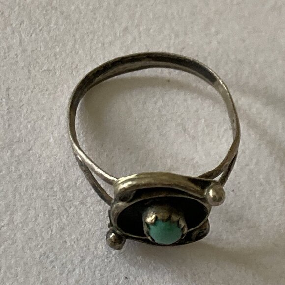 Vintage Turquoise Ring Dainty Silver Southwest Boho Rustic Patina Sz 6 - Picture 8 of 9